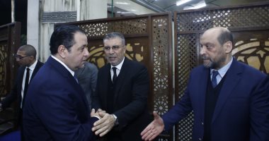 فاروق صبري ويوسف الحسيني يقدمان واجب العزاء في المنتج وجيه الليثي
