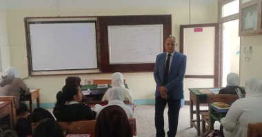 وكيل تعليم كفر الشيخ يتفقد المدارس ويشيد بمستوى الطالبات العلمى 