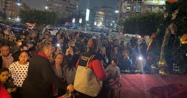 إنارة شجرة الميلاد فى سانت فاتيما بمصر الجديدة.. مئات الكلدان يضيئون الشجرة بعد القداس في عادة سنوية وطقس تقليدى للكنيسة بمصر.. والأب بولس ساتى: أدعو الجميع لاصطحاب أطفالهم العام المقبل مرتدين زى بابا نويل