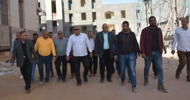محافظ الوادى الجديد يتابع موقف الإنشاءات بمجمع المصالح الحكومية المميكن