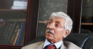مثقفون مصريون وعرب ينعون الشاعر والناقد اليمنى عبد العزيز المقالح