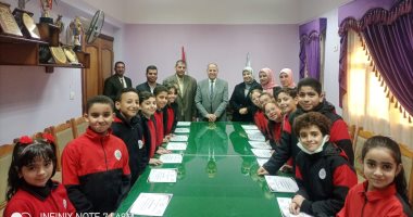 أطفال المدارس اليابانية يحاكون مؤتمر المناخ.. ووكيل التعليم يكرمهم.. صور