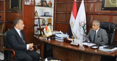 وزير القوى العاملة لـ"سفير مصر فى الإمارات": هدفنا تدريب وتأهيل وحماية العمالة المصرية