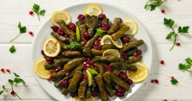طريقة عمل طاجن ورق العنب بالعكاوي والليمون والرمان