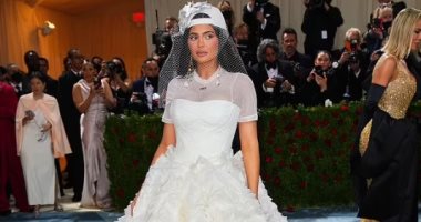 أشهر فساتين زفاف 2022.. ثوب نيكول بيلتز زوجة بروكلين بيكهام يتصدر.. تليها كايلى جينر بإطلالتها فى ميت جالا.. كارى جونسون بينهن بفستان مستأجر لحفل زفافها..والقائمة تضم جينيفر لوبيز وبريتنى سبيرز وكورتنى كاردشيان