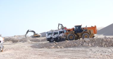 "النقل" تنفذ الخط الثانى للقطار الكهربائى السريع أكتوبر - أسوان.. صور