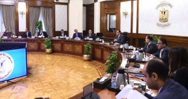 رئيس الوزراء يتابع إجراءات توفير التمويل اللازم لاستيراد المنتجات البترولية