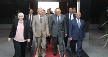محافظ الشرقية ورئيس جامعة الزقازيق يناقشان الخطة الاستراتيجية الشاملة للجامعة