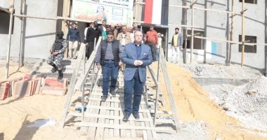 محافظ بنى سويف يتفقد قرى حياة كريمة بمركز ناصر 