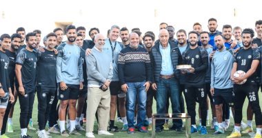 الإسماعيلي يحتفل بعيد ميلاد علي أبو جريشة.. صور