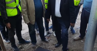 رئيس القابضة للمياه يتفقد مشروعات حياة كريمة بمركز كفر سعد بدمياط