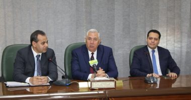 وزير الزراعة يسلم 23 متدربا من 18 دولة أفريقية شهادات تدريب التغيرات المناخية