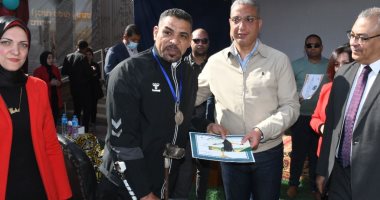 محافظ الفيوم يكرم أبناء المحافظة أعضاء منتخب مصر لكرة اليد "كراسى متحركة"