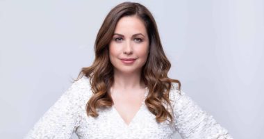 ريا أبي راشد تقدم حفل افتتاح الدورة الثانية من مهرجان البحر الأحمر السينمائي