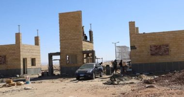 محافظ الوادى الجديد يتابع أعمال تطوير مدخل وميدان مطار الخارجة