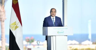 الرئيس السيسي ممازحا مصطفى مدبولى: "الصور بفلوس".. ويؤكد "مش هنقدر نغنى البلد دى غير بالأفكار والعمل".. نخطط لتطوير 2 مليون رأس ماشية والمزارع يقدر يرعى سلالات ماشية جديدة تجيب 25 كيلو لبن بدلا من 5