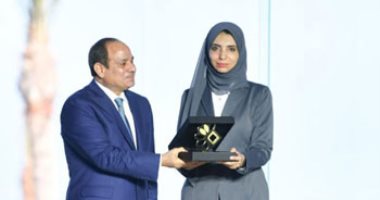 الرئيس السيسى يسلم عقود وحدات إسكان اجتماعى بالدقهلية لعدد من المواطنين