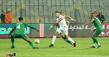 دغموم يحرز هدف التعادل لفريق المصرى بمرمى الزمالك.. فيديو