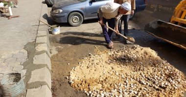 اصلاح كسر فى ماسورة مياه بشارع أحمد لطفى بالعمرانية