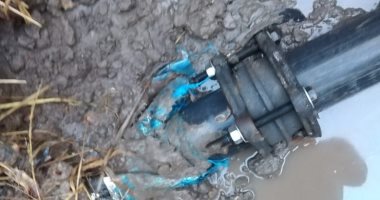 إصلاح كسر مفاجئ بخطوط مياه الشرب بمركز المحلة.. صور