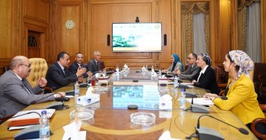 وزيرا البيئة والإنتاج الحربى يناقشان موقف مشروع محطة تحويل المخلفات إلى طاقة كهربائية بأبو رواش.. صور