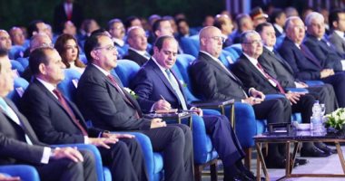 الرئيس السيسي يشاهد فيلما تسجيليا عن مدينة المنصورة الجديدة