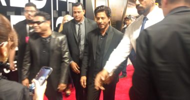 شاروخان وبريانكا شوبرا.. نجوم هوليود على السجادة الحمراء لمهرجان البحر الأحمر السينمائى