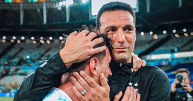 سكالونى: ميسى تنازل عن جائز أفضل لاعب لزميله ماك.. ومواجهة أستراليا صعبة