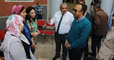 نائب محافظ المنيا يتابع أعمال إصلاح كسر فى خط غاز طبيعي بملوى.. صور