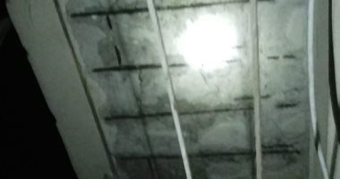 سقوط سقف عقار شرق الإسكندرية دون إصابات أو خسائر.. صور