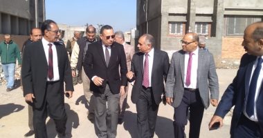 رئيس جامعة الإسكندرية يتفقد منشآت كلية الطب البيطري بأبيس.. صور 