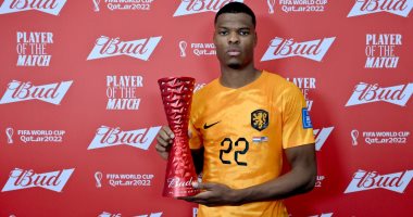 كأس العالم 2022.. دومفريس يحصد جائزة أفضل لاعب فى مباراة هولندا وأمريكا