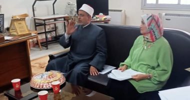 رئيس جامعة الأزهر يزور كلية العلوم الإسلامية للوافدين لتفقد الأنشطة العلمية