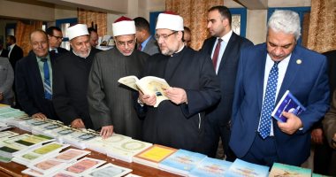 وزير الأوقاف: معارض الوزارة للكتب رافد هام للفكر الوسطى المستنير.. صور
