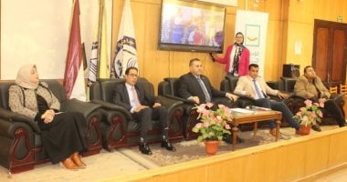 ندوة تعريفية عن مشروعات «حياة كريمة» لطلاب كلية الإعلام بجامعة بني سويف