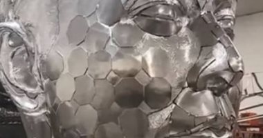 معجبو إيلون ماسك يكرمونه بنصب تذكارى بقيمة 600 ألف دولار.. وهذا رد فعله