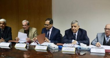 إجراء مقابلات المتقدمين لمنصب عميد كليتى الهندسة والحاسبات والذكاء الاصطناعى بسوهاج