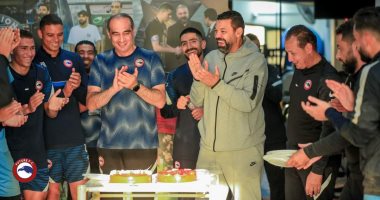 فيوتشر يحتفل بعيد ميلاد علي ماهر مدرب الفريق.. صور