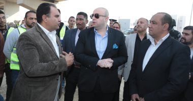 محافظ بنى سويف يتفقد كوبرى الميمون ويشدد على تسريع وتيرة الأعمال.. صور