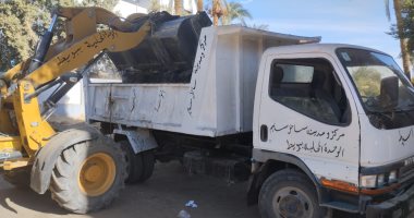 إزالة 8 حالات تعد على أملاك الدولة وحملات للنظافة وصيانة كشافات الإنارة بأسيوط