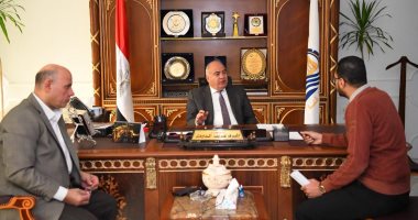 65 مواطنا يعرضون مطالبهم لمحافظ قنا ونائبه تنفيذا للتوجيهات الرئاسية
