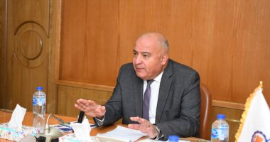 محافظ قنا يعقد اجتماعا عاجلا لبحث شكوى 3 مواطنين