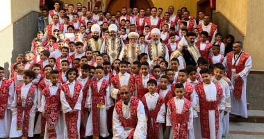 الكنيسة ترسم شمامسة بكنيسة أبو سيفين بمدينة الأمل فى عيده