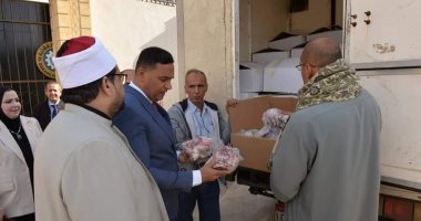 محافظ الدقهلية يتسلم الدفعة الـ14 من لحوم صكوك الأضاحى لتوزيعها على الأسر الأولى بالرعاية