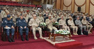 وزير الدفاع يشهد المرحلة الرئيسية لمشروع مراكز القيادة التعبوى "فتح - 5"