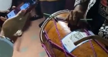أفراح دجيتال .. فرقة فى حفل زفاف هندى تحصل على "النقطة" بمسح الكود