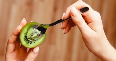 طريقة عمل سلطة الزبادي بالكيوي والحمص