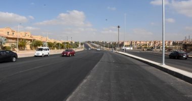 مسئولو "الإسكان" يتفقدون أعمال تطوير المحاور والطرق الرئيسية بمدينة القاهرة الجديدة