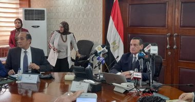 وزير التنمية المحلية يعلن بدء تطبيق قانون المحال العامة الأحد المقبل
