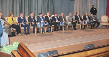 محافظ بنى سويف يفتتح فعاليات ندوة تنسيقية شباب الأحزاب والسياسيين